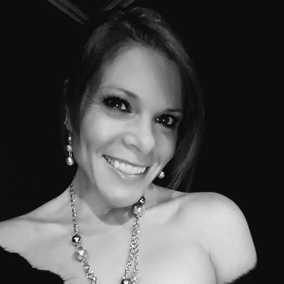 Meet your Posher, Annette - Picture 1 of 1